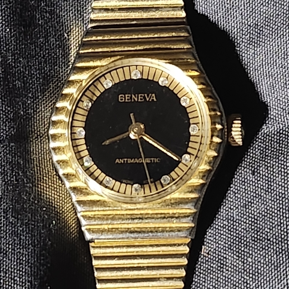 Vintage 50s or 60s Geneva Antimagnetic Ladies Watch